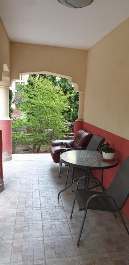 Casa Rosa Villa ไบเลโอเลอเนชต์ ภายนอก รูปภาพ